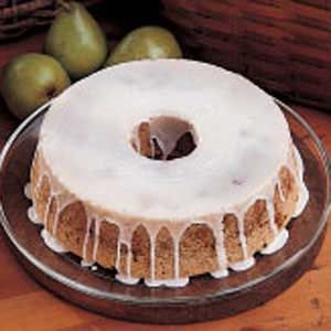 Fresh Pear Cake Recipe is soooo good!  I've made it more than once already. Pear Pound Cake, Fresh Pear Cake, Pear Cake Recipes, Brunch Cake, Pear Cake, Pound Cake Recipe, Pear Recipes, Warm Cake, Bundt Cakes Recipes