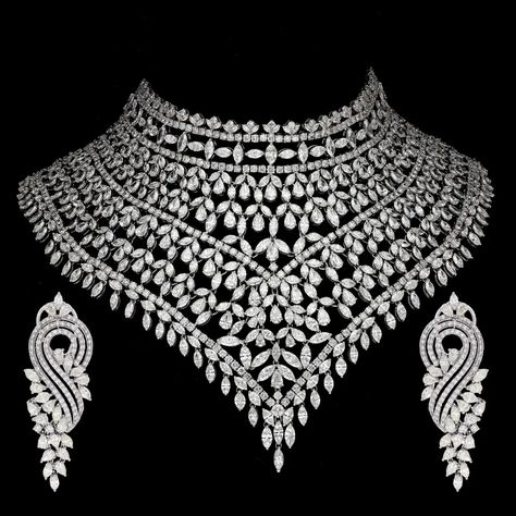 Natural Huge diamond necklace with 135.87 cts diamond and 18k gold For Sale at 1stDibs | massive diamond necklace Big Diamonds Necklace, Most Expensive Jewelry, Best Necklace, Bridal Diamond Necklace, Expensive Diamond, Diamond Pendants Designs, Jewelry Designing, Diamond Pendants, Gold For Sale