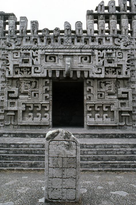 Ancient Aztec Architecture, Mayan Buildings, Mayan Artifacts, Inca Architecture, Maya Architecture, Mesoamerican Architecture, Aztec Architecture, Aztec Statues, Mayan Architecture