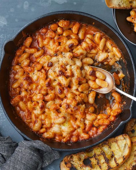 Homemade Baked Beans From Scratch, Easy Homemade Baked Beans, Baked Beans Vegan, Healthy Baked Beans, Baked Tomato Recipes, Baked Beans From Scratch, Maple Baked Beans, Vegetarian Baked Beans, Tomato Bake