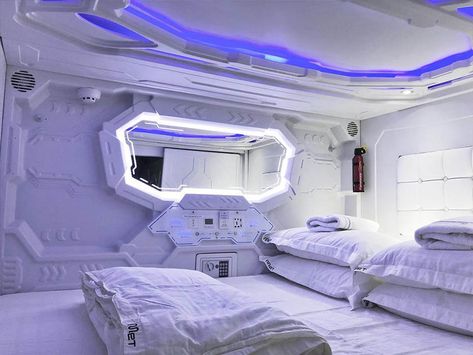 She Slept In A Spaceship: The MET A Space Pod Hotel in Singapore Spacecraft Interior, Futuristic Hotel, Pod Hotel, Futuristic Bedroom, Pod Hotels, Teknologi Futuristik, Space Hotel, Deco Led, Capsule Hotel