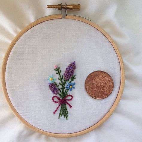 Bunch Of Flowers Embroidery, Embroidery Hoop Art Diy, Miniature Embroidery, Flower Bunch, Flowers Embroidery, Blanket Patterns, Key Covers, Embroidery Hoop Art, Bunch Of Flowers