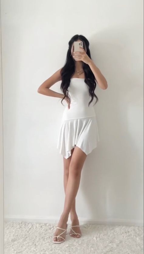 Uzzlang Dress Outfit, Korean Style Girly Dress, Girly Fashion Classy, White Dress Korean Casual, White Dress Aesthetic Korean, Ulzzang Bodycon Aesthetic, Korean Fashion Women Dresses, Hogwarts Outfits, Tight Dress Outfit