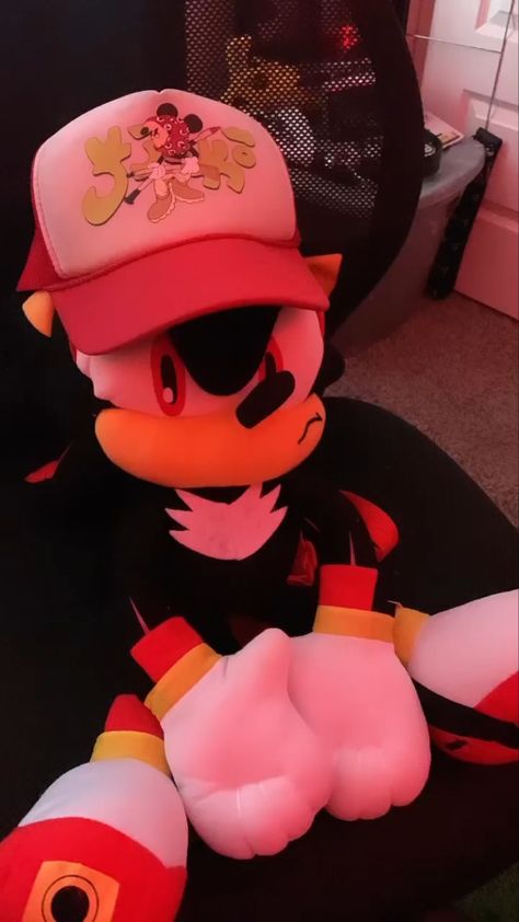 Chill Xbox Pfp, Tik Tok Pfps Y2k, Shadow Wallpaper Y2k, Shadow The Hedgehog Plush, Plushie Wallpaper, Shadow Backpack, Retro Room Ideas, Hedgehog Plush, Shadow Sonic