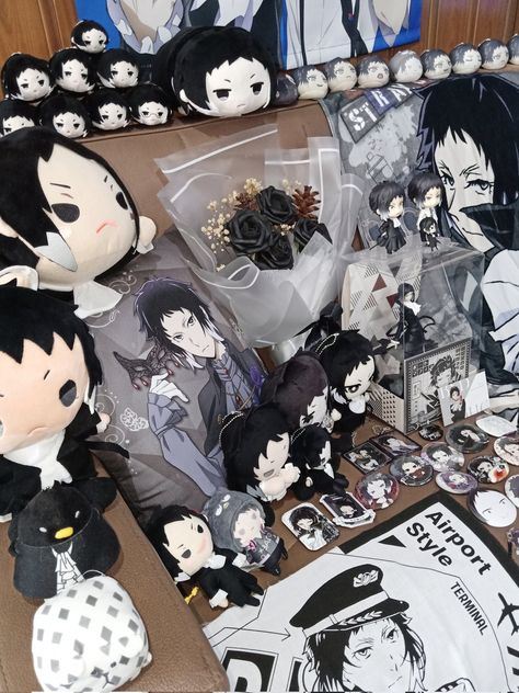 Akutagawa Body Pillow, Bsd Plushies, Akutagawa Ryunosuke, Anime Room, Anime Dolls, Bongou Stray Dogs, Stray Dogs Anime, Dog Memes, Stray Dogs