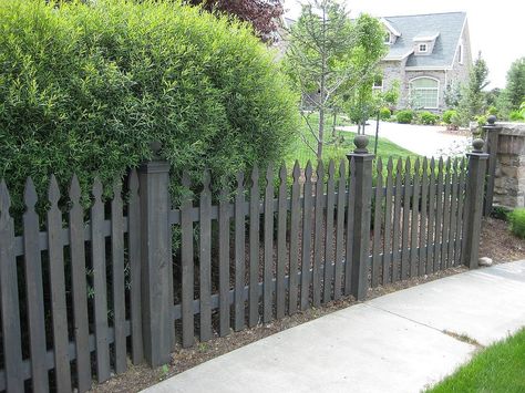 Black Garden Fence, Wood Picket Fence, Backyard Pool Design, Black Fence, Front Yard Fence, Cedar Fence, Fence Paint, Fence Landscaping, Exterior Remodel