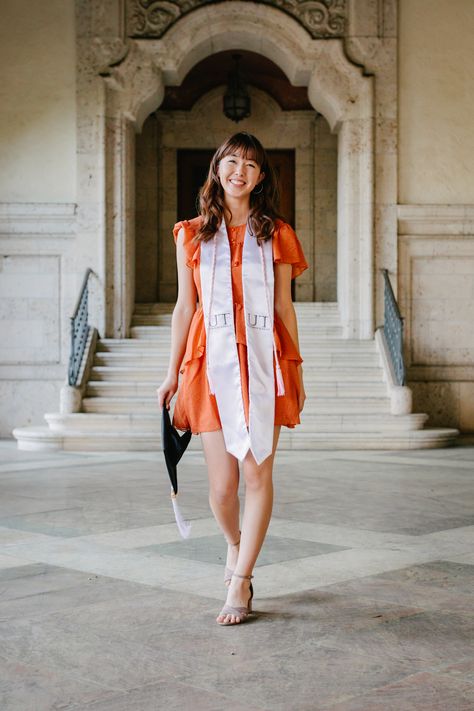 Indie Graduation Pictures, Auburn Graduation Pictures, Ut Graduation Pictures, Ut Grad Pics, Utk Graduation Photos, Ut Austin Graduation, Ut Austin Senior Pictures, Ut Austin Graduation Pictures, University Graduation Dresses