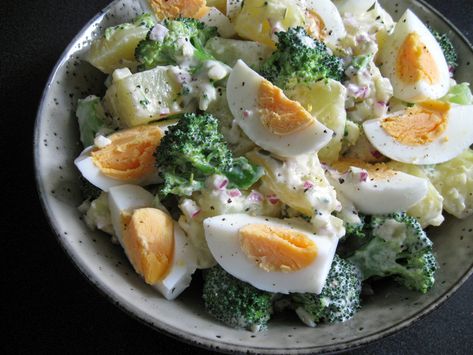 Broccoli, Egg & Potato Salad – Hiroko's Recipes Broccoli And Potato Salad, Broccoli Egg Salad, How To Prepare Broccoli, Egg Potato Salad, Crunchy Broccoli Salad, Bacon Egg Salad, Boiled Egg Salad, Potato Diet, Salad Recipes With Bacon