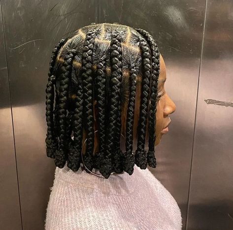 41 Large Knotless Braids Styles To Try for That Chic Look Large Knotless, Knotless Braid, Cabello Afro Natural, Gorgeous Braids, Short Box Braids Hairstyles, Braids Ideas, Short Box Braids, Big Box Braids Hairstyles, Extension Hair