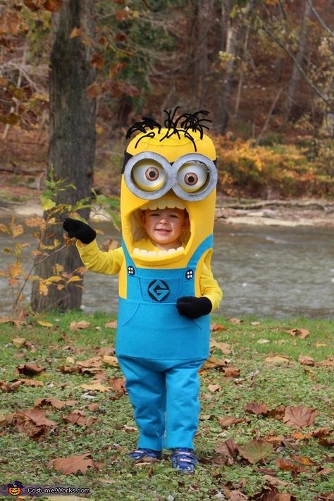 Minion Family Costume, Baby Minion Costume, Toddler Minion Costume, Diy Minion Costume, Minion Photos, Minions Kids, Minion Costume, Diy Minions, Halloween Costumes 2014