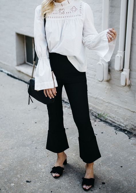 Flare Pants Outfit Spring, Jean Outfits Spring, Black Flare Pants Outfit, Flare Jeans Outfit Spring, Flared Black Pants, Flare Pants Outfit, Cropped Pants Outfit, Flare Jeans Outfit, Black Pants Outfit