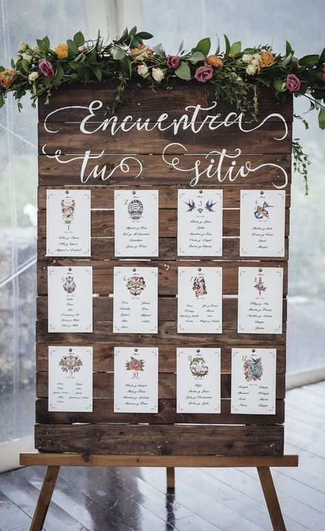 Wedding Sitting Chart, Wedding Sitting Plan, Wedding Seating Chart Board, Seating Chart Wedding Diy, Rustic Wedding Seating, Wedding Table Seating, Diy Wedding Table, Wedding Table Plan, Seating Plan Wedding