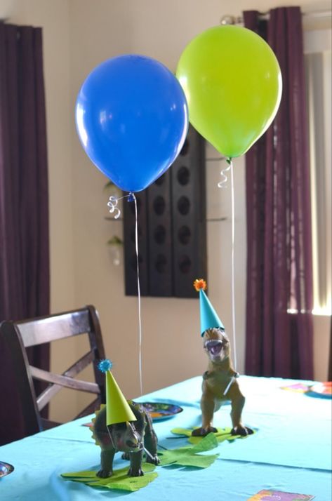 Compleanno A Tema Hot Wheels, Dinosaur Birthday Party Ideas, Jurassic Park Birthday Party, 4de Verjaardag, Dinosaur Birthday Theme, Jurassic Park Birthday, Dinosaur Birthday Party Decorations, Party Dinosaur, Dinosaur Balloons