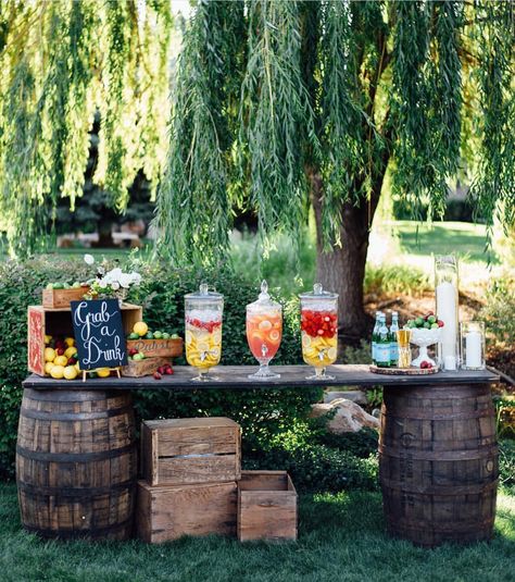 Tropisk Fest, Wedding Drink Bar, Wedding Drink Station, Rustic Wedding Details, Deco Champetre, Drink Bar, Drink Station, Wedding Drink, Lemonade Stand