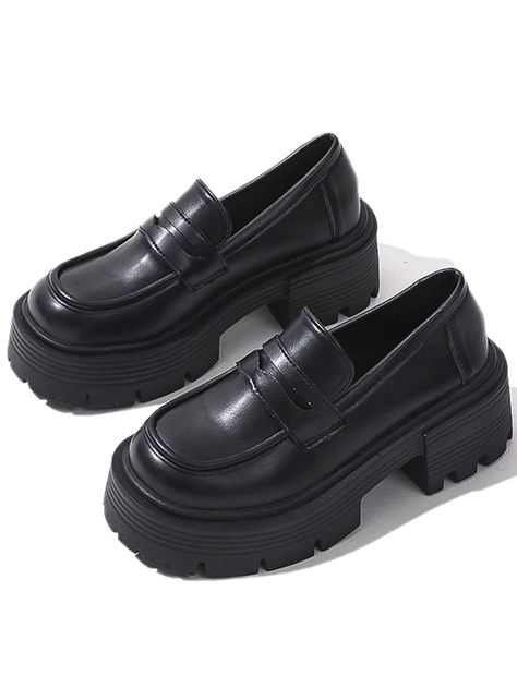 Black School Shoes, Women Wedges, Back To School Shoes, Dr Shoes, Mario Nintendo, Nike Shoes Outfits, Chunky Loafers, Loafer Shoes Women, Slip On Loafers