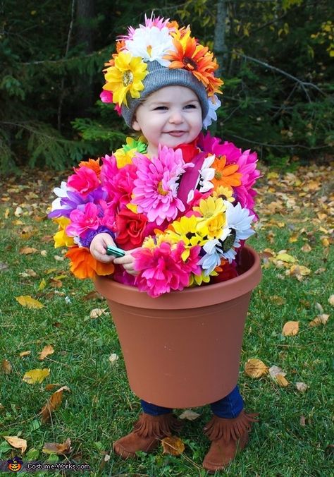 Sweet Halloween Costume for a toddler - a pot of flowers! Homemade from Dollarstore supplies. Toddler Flower Costume, Baby Flower Costume, Homemade Toddler Costumes, Diy Flower Costume, Flower Pot Costume, Flower Halloween Costume, Flower Costume Kids, Sew Halloween Costume, Halloween Costumes 2014