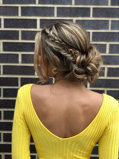 Prom Hairstyles For Long Hair Blonde, Braided Up Do, Up Do With Braid, Gala Hairstyle, Prom Hairstyles Bun, Ponytail Prom Hairstyles, Prom Updos For Medium Hair, Gala Hair, Homecoming 2023