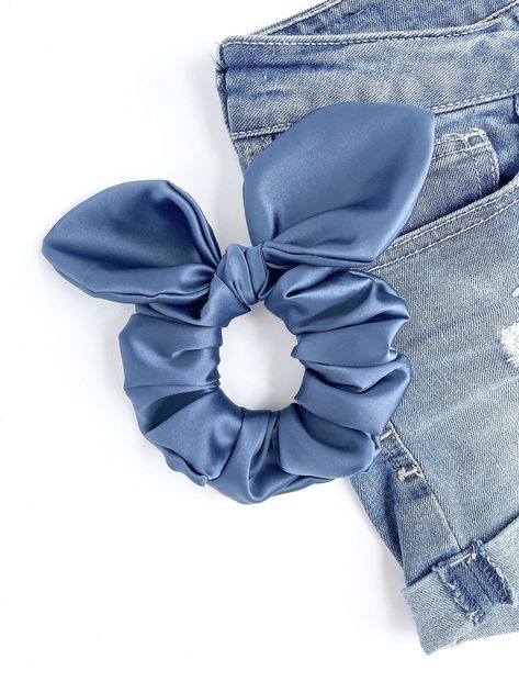 Scrunchies With Tails, Hair Clip Unique, Ballet Crafts, Hair Bands Diy, Girls Hair Bows Diy, Diy Hair Scrunchies, Bow Scrunchie, Hair Clips For Women, Satin Scrunchies