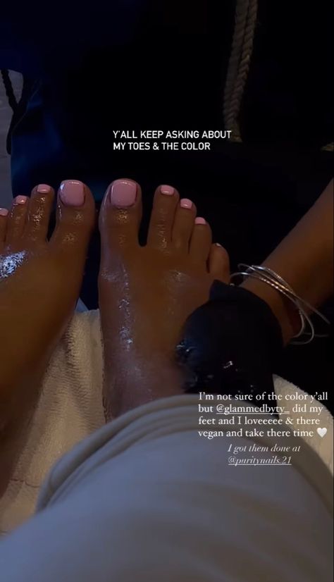 Pedicures For Black Women, Pedicures Black Women, Kim Kardashian Pedicure, Pedicure Colors Black Women, Black Women Manicure, Gel Pedicure Ideas Black Women, Dark Skin Toe Nail Colors, Pedicure For Dark Skin, Pedicure Instagram Story