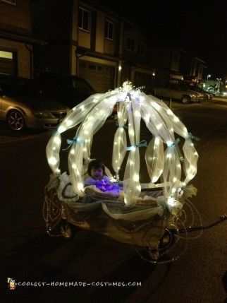 Cute Stroller Costume: Baby Cinderella in Carriage Baby Stroller Halloween Costumes, Stroller Halloween, Stroller Halloween Costumes, Wagon Halloween Costumes, Cinderella Diy, Princess Breakfast, Stroller Costume, Pig Costume, 2015 Halloween Costumes