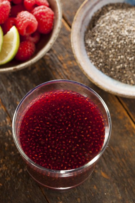 The Debloating Refresher You'll Want to Sip All Summer Long Agua Fresca Recipe, Chia Seed Jam, Seed Recipes, Breakfast Low Carb, Chia Seed Recipes, Chia Jam, Vitamix Recipes, Metabolic Diet, Fast Metabolism Diet