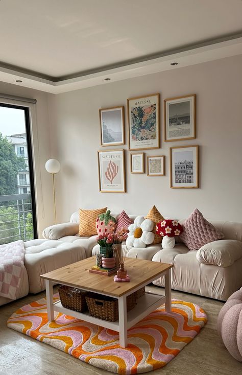 Subtle Boho Living Room, Living Room Decor Apartment Colorful, Colorful Simple Living Room, Beige And Colorful Living Room, Retro Colorful Living Room, Aesthetic Cute Living Room, 20 Something Apartment, Gen Z Office Decor, Colorful Neutral Living Room