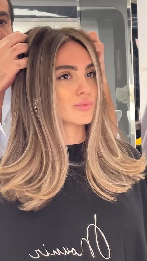 Highlights Brown Hair Balayage, Rambut Brunette, Hair References, Kadeřnické Trendy, Brown Hair Looks, Brown Hair Inspo, Brunette Hair With Highlights, Balayage Hair Dark, Balayage Blonde