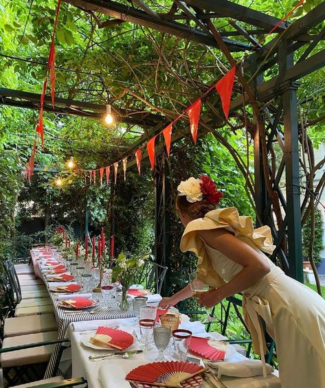 spanish themed party • Instagram Spanish Party Decorations, Spain Theme Party, Spanish Tapas Party, Spanish Themed Party, Red Party Themes, Spain Party, Flamenco Party, French Dinner Parties, Paella Party