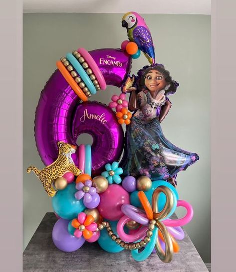 Encanto Birthday Balloons, Disney Balloon Bouquet, Encanto Balloons, Ballon Ideas, Encanto Theme, Bobo Balloons, Princess Balloons, Swift Party, Party Planning Business