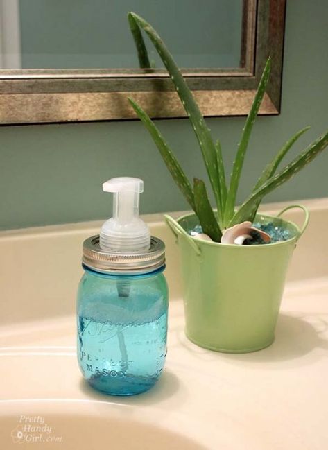 These DIY projects are brilliant AND they allow you to reuse old glass jars or mason jars. Mason Jars Decor, Reuse Glass Jars, Old Mason Jars, Foaming Soap Dispenser, Diy Gifts For Mothers, Foaming Soap, Blue Mason Jars, Foam Soap Dispenser, Soap Pump Dispenser