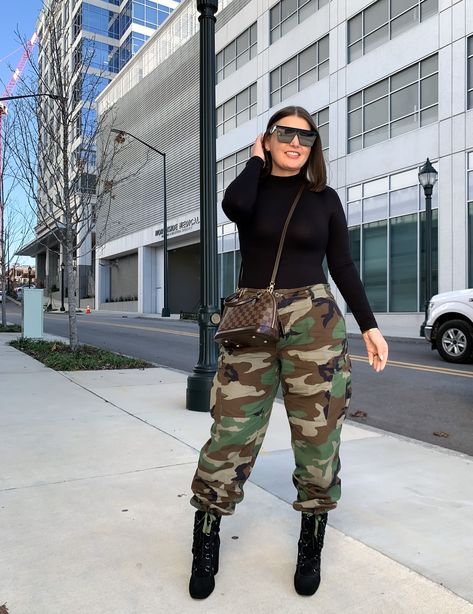 Mockneck Bodysuit Outfit, Army Cargo Pants Outfit, Camouflage Pants Outfit, Army Pants Outfit, Camo Cargo Pants Outfit, Camp Pants, Pant Outfits For Women, Camo Pants Outfit, Julia Marie