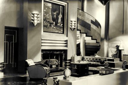 1930s Hollywood set designs | Art Deco’s oversize elegance as presented by Hollywood in 1930′s ... What Is Art Deco, 1920s Interior, Arte Art Deco, 1930s Hollywood, 1920s Interior Design, Art Deco Living, Deco Living Room, Art Deco Living Room, Art Deco Interior Design