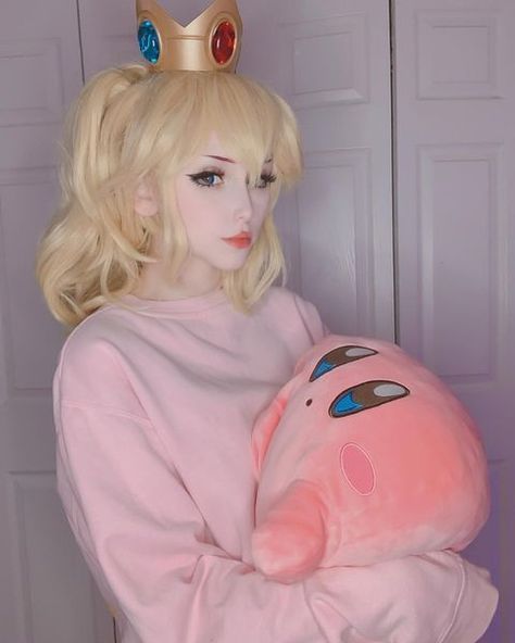 Casual Princess Peach, Peach Mario Bros, Princess Peach Dress, Mario Cosplay, Princess Peach Costume, Princess Peach Cosplay, Peach Cosplay, Peach Costume, Peach Mario