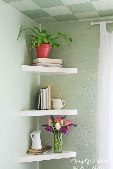 DIY corner shelves Ladder Bathroom, Bathroom Racks, Corner Shelf Ideas, Display Visual Merchandising, Bathroom Corner Shelf, Floating Shelves Bedroom, Floating Corner Shelves, Floating Shelves Kitchen, Sweet House