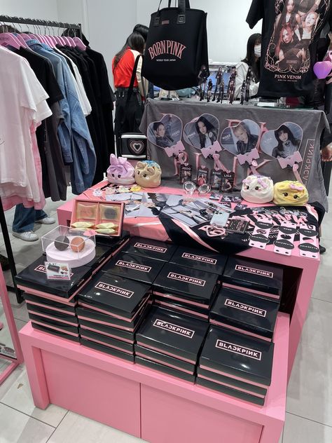 Blackpink Products, Blackpink Merch, Blackpink In Your Area, Monster High Pictures, Kpop Diy, Black Pink Background, Blink Book, Kpop Merchandise, Flavored Lip Balm