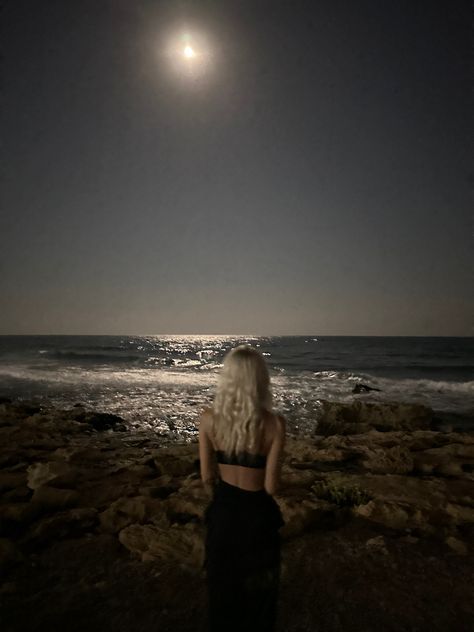 Moon at the beach Night Pics At The Beach, Beach At Night Poses, Silhouette Beach Pictures, Night Beach Photo Shoot, Night Sea Photoshoot, Beach Photos At Night Ideas, Grunge Beach Pics, Beach Flash Photos, Dark Beach Photoshoot