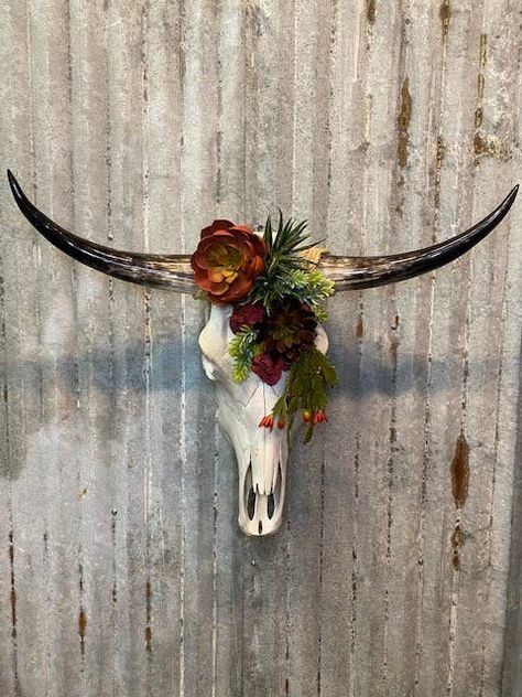 Cow Horns Decor, Painted Cow Skulls, Country Deco, Black Horns, Cow Skull Decor, Cow Skull Art, Horns Decor, Cow Skulls, Western Wall Decor