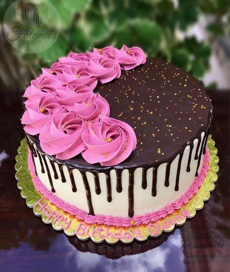 Drip Cake With Rosettes, Rose Cake Ideas Birthday, Valentine Cake Designs, Drip Cake Ideas, Bolo Drip Cake, Cake Pinterest, Valentine Cakes, Rosette Flower, Cake Rose