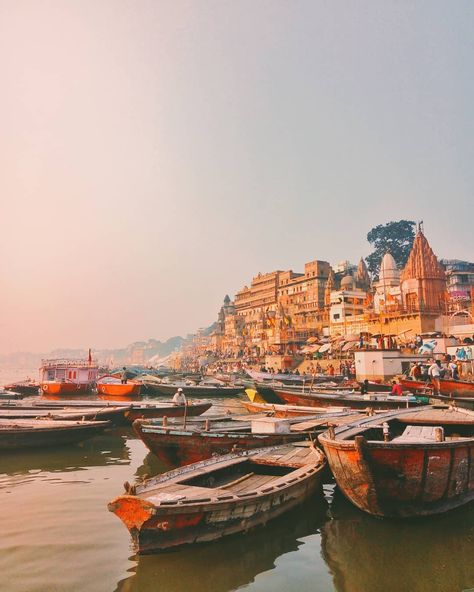 Banaras Asthetic Picture, Varanasi Aesthetic Pictures, Banaras Pictures, Banaras Photos, Banaras Photography, Banaras Travel, Banaras Trip, Banaras Aesthetic, Varanasi Aesthetic