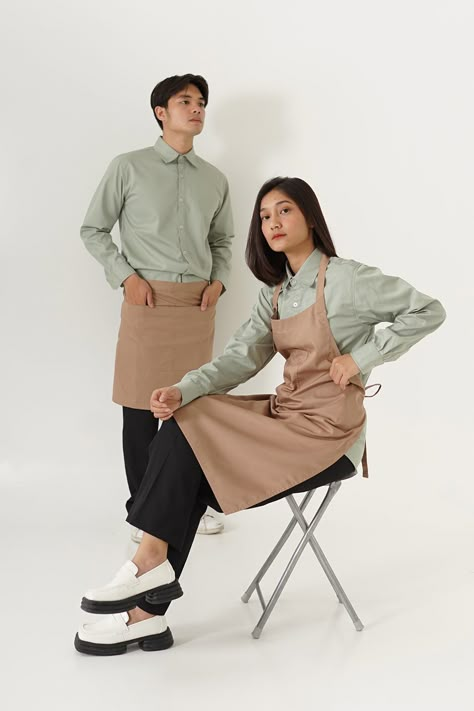 #workwear #uniforms #restaurant #uniform #restaurantuniform #server #serveruniform #apron Modern Uniform Design, Cafe Uniform Trendy, Barista Uniform Coffee Shop, Restaurant Uniform Design, Barista Outfit Ideas, Cafe Uniform Ideas, Florist Uniform, Coffee Shop Uniform, Uniform Cafe