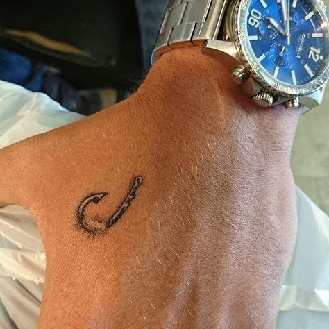 Small Fishing Lure Tattoo, Fish Hook Hand Tattoo, Small Fish Tattoos For Men, Hook Tattoos For Men, Hook Tattoo Design, Fish Hook Tattoo For Men, Fishhook Tattoo, Tattoo Pesca, Fishing Lure Tattoo