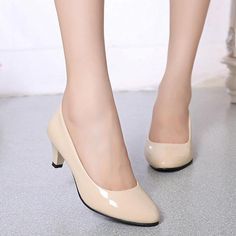 Professional Work Shoes, Women Shoes Fashion, Work Pumps, Wedding Party Shoes, Basic Heels, Fashion Office, Korean Fashion Casual, Womens Stilettos, Office Shoes