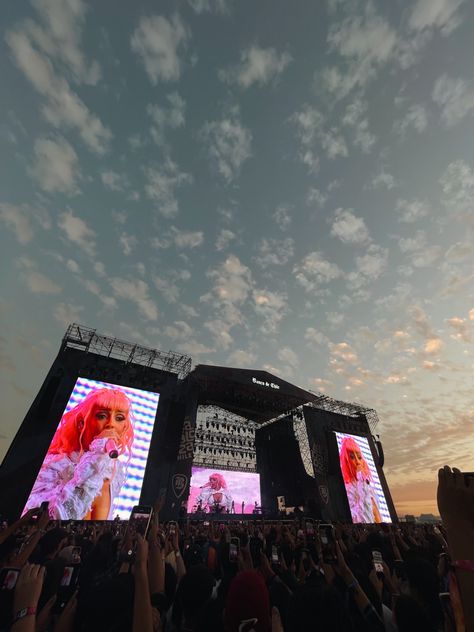 #Lollapalooza #Chile #concert #DojaCat Lollapalooza Chile, Doja Cat, Summer Fun, Vision Board, Festival, Concert, Collage, Outfit Inspo, Pins