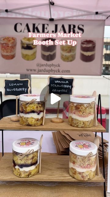 Jar’d Up by CK ✿ Cake Jars on Instagram: "my weekly set up for my farmers markets 🩷  Used to take me forever to set up by myself, but now I don’t even take 30 minutes!   #jardupbyck #cake #cakes #cakejar #cakejars #anaheim #orangecounty #oc #thingstodoinoc #farmersmarket #entrepreneur #entrepreneurship #smallbusiness #smallbusinessowner #smallbusinesssupport #homebaking #homebaker #homebakery #farmersmarketinspo #boothsetup #booth" Dessert Farmers Market, Cake Vendor Booth Display Ideas, Farmers Market Dessert Ideas, Pop Up Bakery Ideas, Baked Goods To Sell At Farmers Market, Cake Stall Display Ideas, Bakery Pop Up Shop Ideas, Farmers Market Display Baked Goods, Farmers Market Set Up