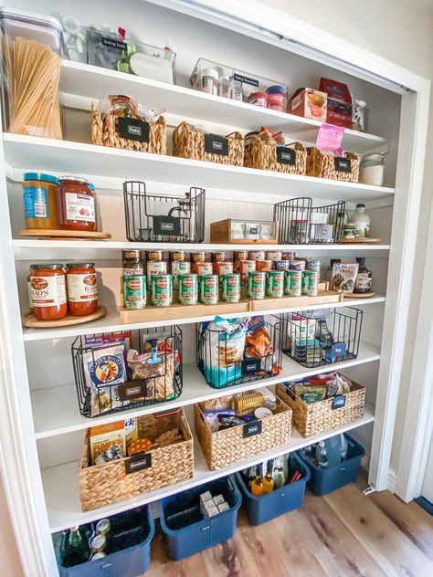 ELEVATED. We can upgrade ANY space. Give me any unique space or task and you know I'll find a way to maximize it or make it look ever better. Loving how the team used black in this design and took it to the next level. What is your favorite pantry organizing product? #pantryorganizers #pantryorganizer #professionalorganizer #pantygoals #sandiegoorganizer #palmspringsorganizer #orangecountyorganizer #sandiegoorganizers #simplyluxeorganizing #pantryinspo #pantryorganization Long Narrow Pantry Organization, Reach In Pantry Organization Ideas, Large Pantry Organization Ideas, Overstock Organization, Reach In Pantry Organization, Realistic Pantry Organization, Pantry Organizer Ideas, Open Pantry Organization, Narrow Pantry