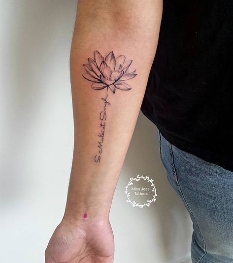 Jess Tattoos Flower And Name Tattoo, Tattoo Lotus Flower, Name Flower Tattoo, Lotus Flower Tattoo Meaning, Water Lily Tattoos, Butterfly With Flowers Tattoo, Name Tattoos For Moms, Tattoo Lotus, Baby Name Tattoos