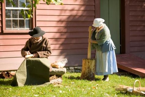 5 Courtship Rituals from Colonial America | Mental Floss Colonial Life, Social Studies Notebook, 13 Colonies, American History Lessons, Pray For America, Social Studies Elementary, Colonial Times, Colonial America, History Education