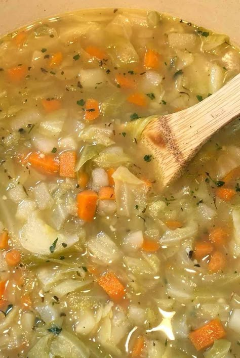 Potato And Cabbage Soup, Carrot Potato Soup, Potato And Cabbage, Cabbage Potato Soup, Easy Cabbage Soup, Cabbage Soup Recipe, Creamy Soup Recipes, Chicken And Cabbage, Cabbage Soup Diet