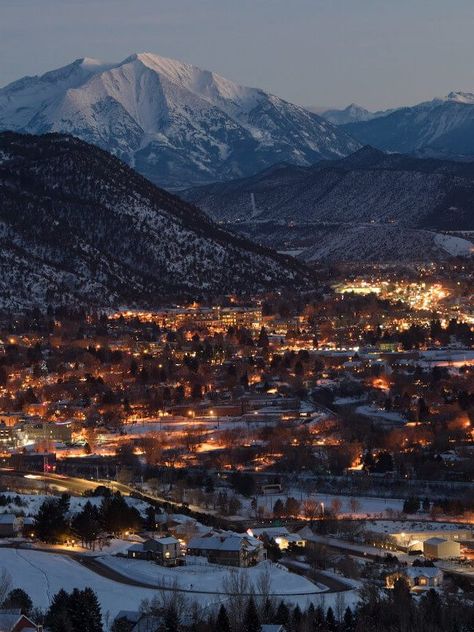 Colorado Springs Mountains, The Rockies Colorado, Colorado Travel Aesthetic, Colorado Springs Colorado, Colorado City Aesthetic, Colorado Trip Aesthetic, Colorado Christmas Aesthetic, Glenwood Springs Colorado Winter, Estes Park Colorado Winter