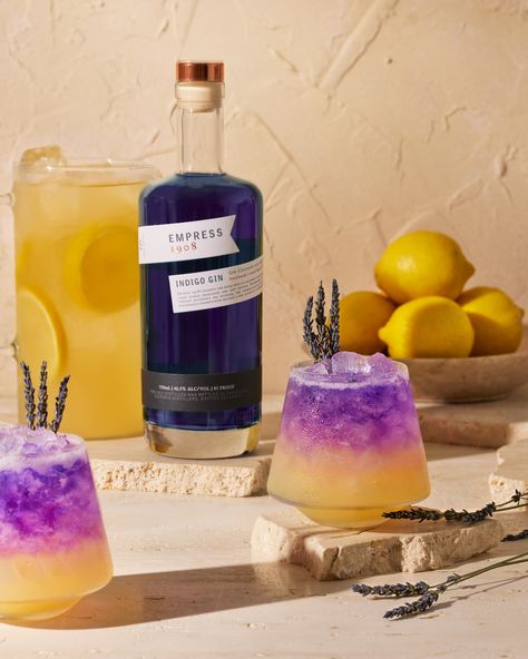 Empress Gin Lavender Lemonade, Graduation Drinks Alcohol, Gin Mojito, Booze Board, Empress Gin, Gin And Lemonade, Empress 1908 Gin, Bartenders Guide, Swift Party